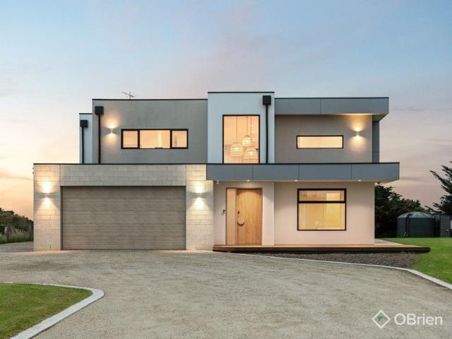 Coast and Country Prestige with a Truly Iconic Outlook