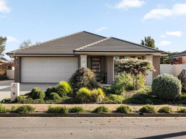 Coast, Comfort & Contemporary Living
