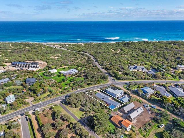 Coast Meets Country, Steps from the Ocean