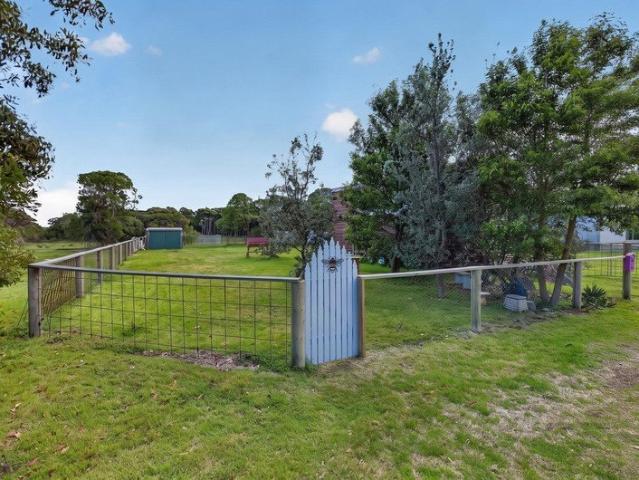 Coastal Opportunity on 587m² Your Golden Beach Escape Awaits!