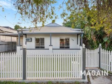 Coastal opportunity for the savvy!