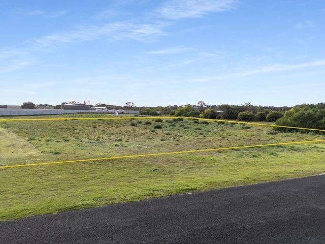 Coastal Opportunity in Desirable Kingston SE