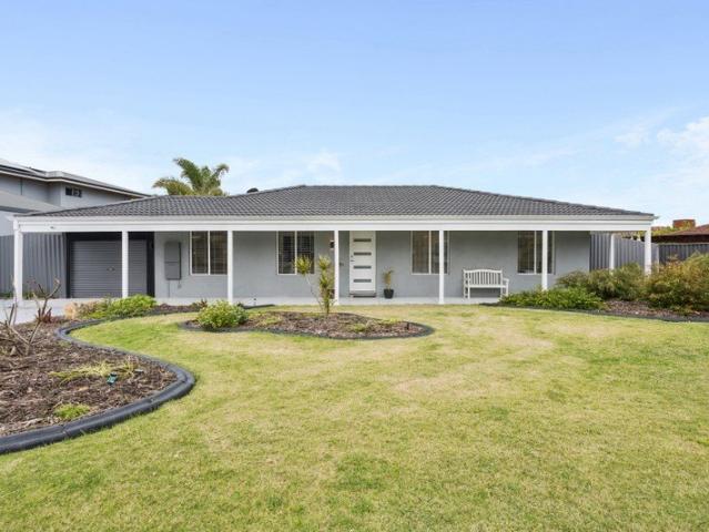 COASTAL OPPORTUNITY KNOCKS LIVE IN, RENOVATE OR BUILD UP!