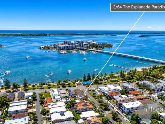 COASTAL OPPORTUNITY WALK TO THE BROADWATER & ENJOY THE PARADISE POINT LIFESTYLE