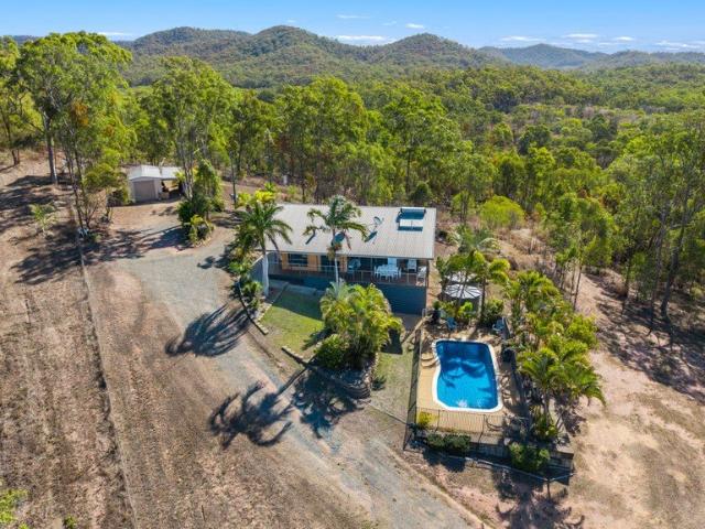 Coastal Acreage, Island Views, Sea Breezes & Inground Pool