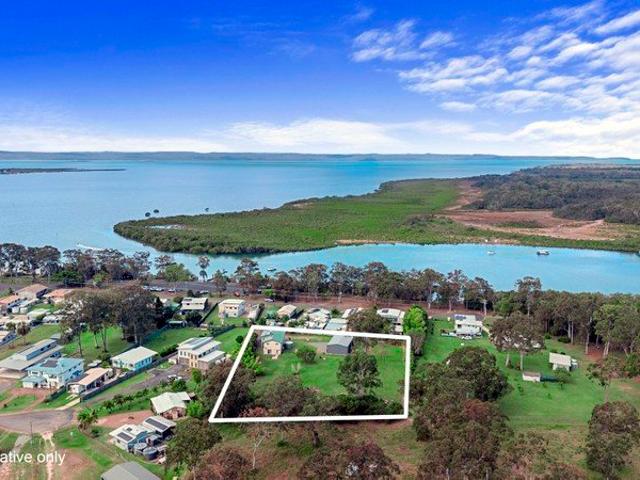 Coastal Acreage Living on the Esplanade