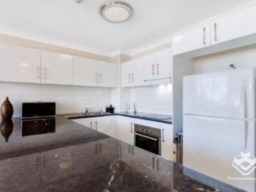Coastal Apartment in the Heart of Surfers Paradise