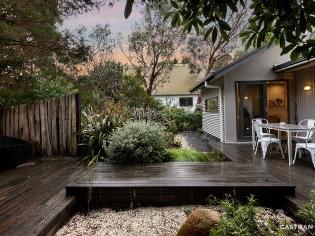 Coastal Bushland Retreat with Short Stay Accommodation Potential