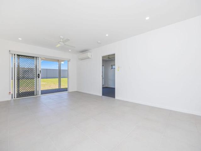 Coastal Burrum Heads Living – 4 Bed, 2 Bath, Media, Air Con + Solar