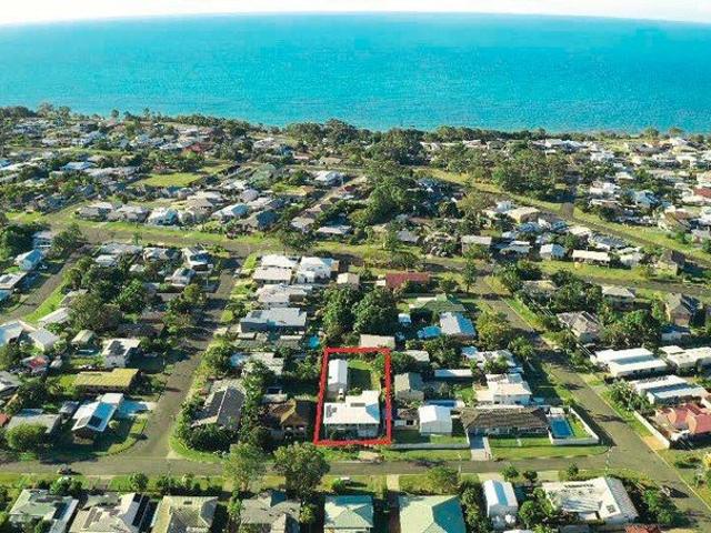 COASTAL BREEZES & VIEWS SIDE ACCESS BIG SHED BRING THE TOYS! DUAL LIVING POTENTIAL