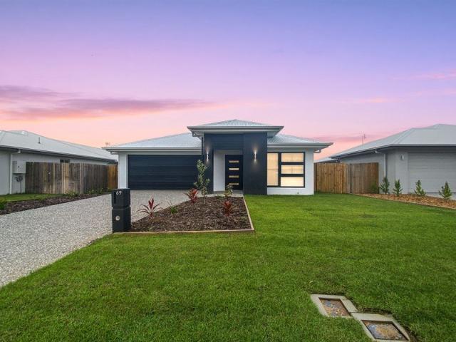 Coastal Calm, Room to Breathe at Bushland Beach