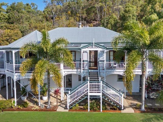 Coastal Character, Coral Sea Views & Complete Flexibility