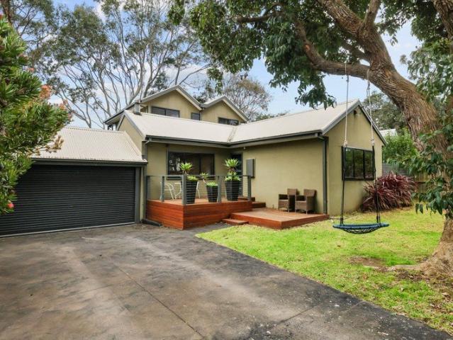 Coastal Character in the Prestigious Red Rocks Precinct