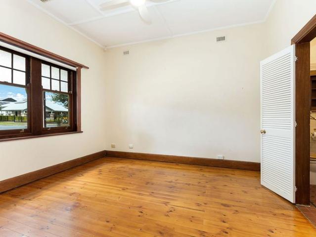 Coastal Character Living – Walk to the Beach & Henley Square