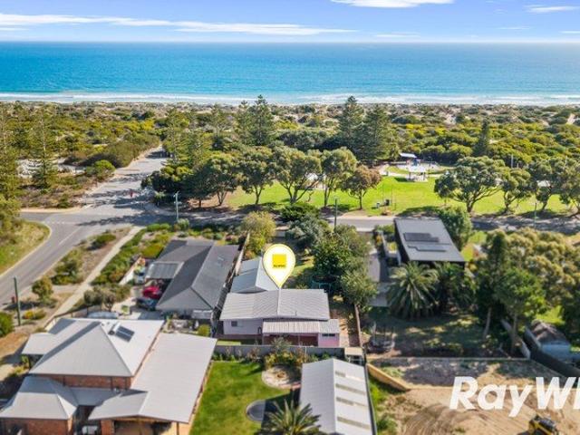 Coastal Character on a Huge 950m2 Block