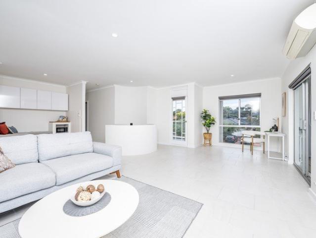 Coastal Character, Relaxed Living