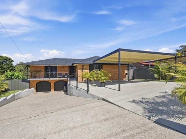 Coastal Charm Meets Natures Oasis with Versatile Dual living!