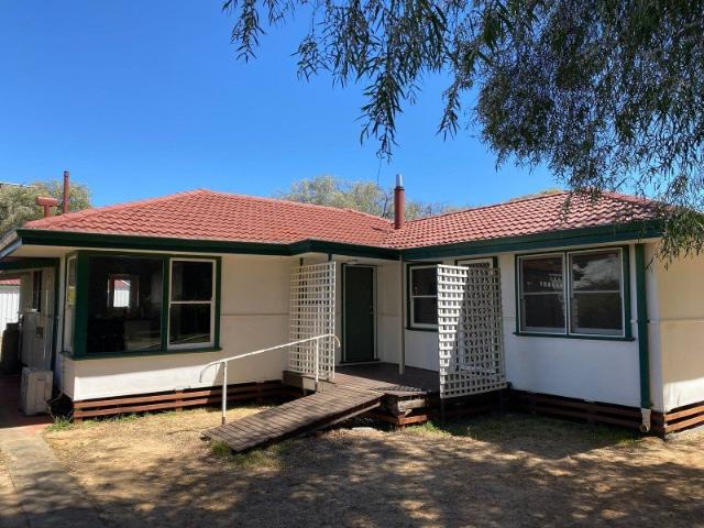 Coastal charm meets comfort Just 250m to Geographe Bay!