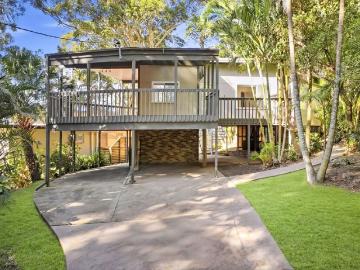 Coastal Charm Meets Relaxed Beachside Living