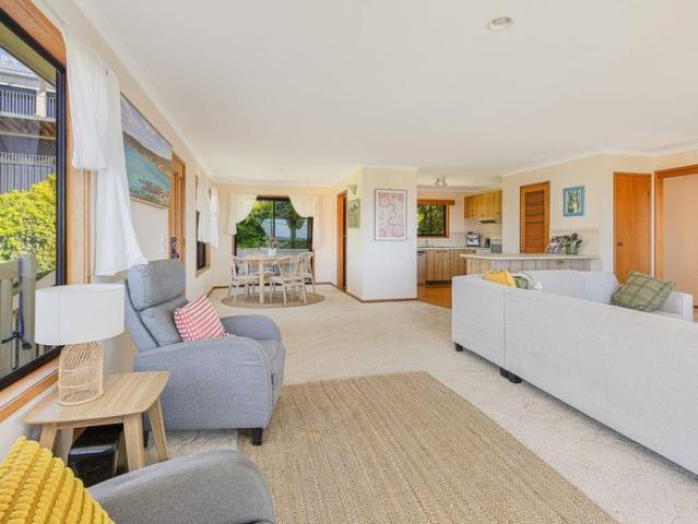 Coastal Charm & Ocean Views Pambula Beach