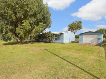 COASTAL CHARM ON A GENEROUS CORNER BLOCK LOCATION, LIFESTYLE & ENDLESS POTENTIAL