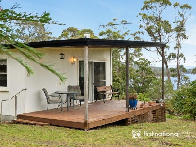 Coastal Charm Above the Channel Lunawanna Opportunity!
