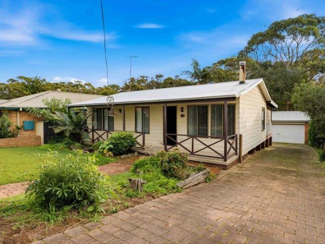 Coastal Charm and Easy Living in Sought After Manyana
