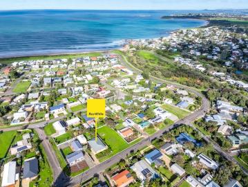 Coastal Charm, Comfort & Lifestyle Just Moments from the Beach