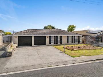 Expansive proportions, multiple living zones and outstanding family flexibility