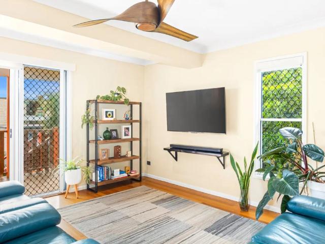 Coastal Charm in the Heart of Cooee Bay
