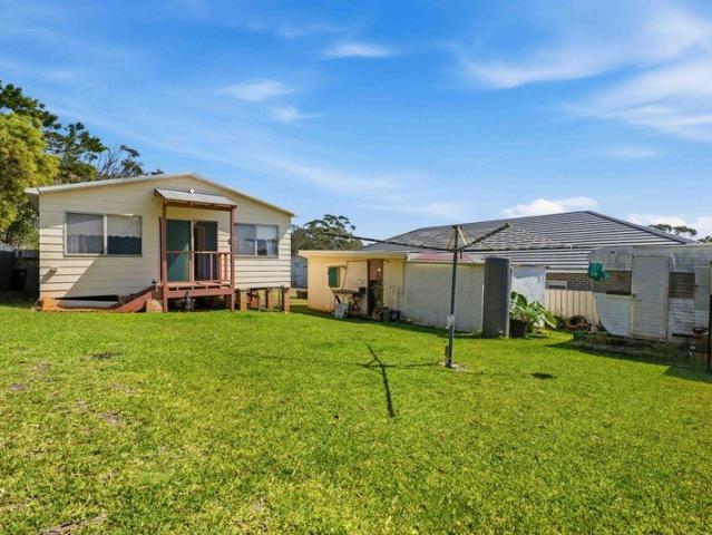 Coastal Charm Ready to Renovate in Manyana