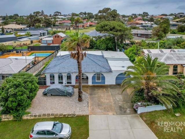 COASTAL CHARM, RENOVATED AND AN ABUNDANCE OF SPACE!