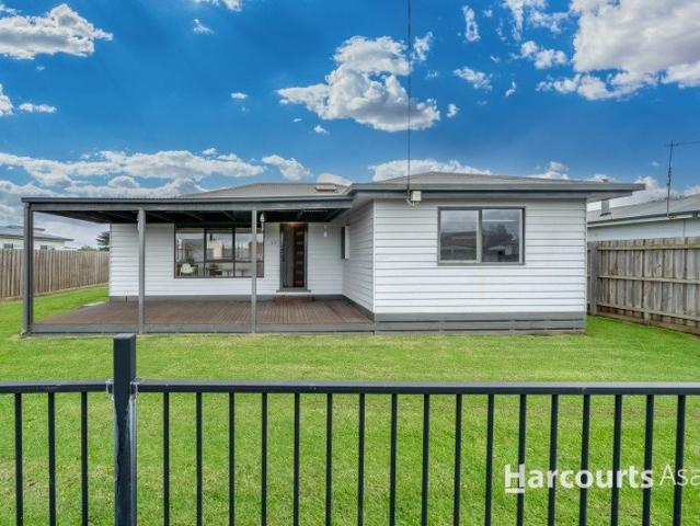 Coastal Charm with Huge Workshop or Potential for Second Dwelling