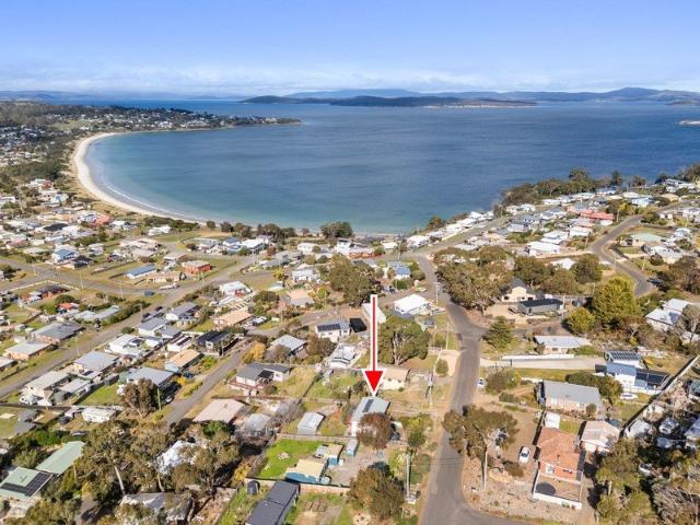 Coastal Charm with Space, Views & Versatility