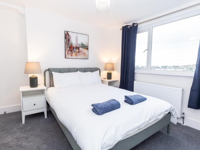 Coastal Charm 1BR Flat near the Sea Street Parking