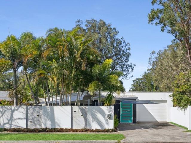 Coastal Charm: 3 Bedroom Home in Prime Beachside Location