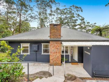 Coastal charmer with dual street access