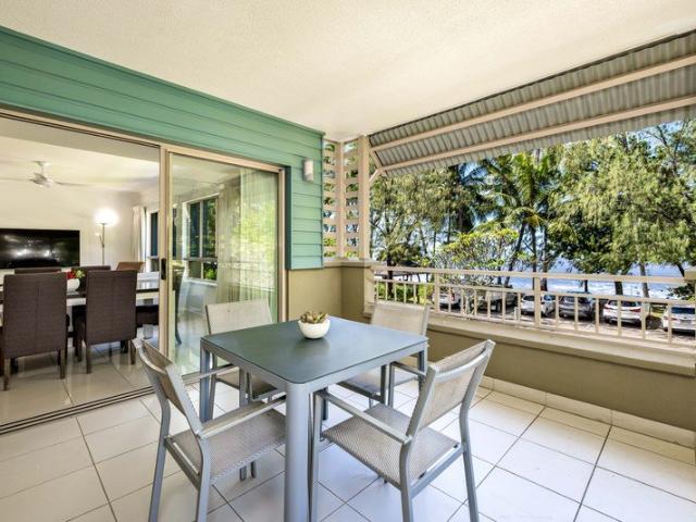 Coastal Chic Dual Key Apartment In Absolute Beachfront Location