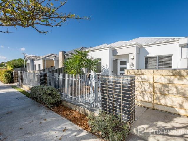 Coastal Comfort & Contemporary Living in Sought After Eden Beach Estate