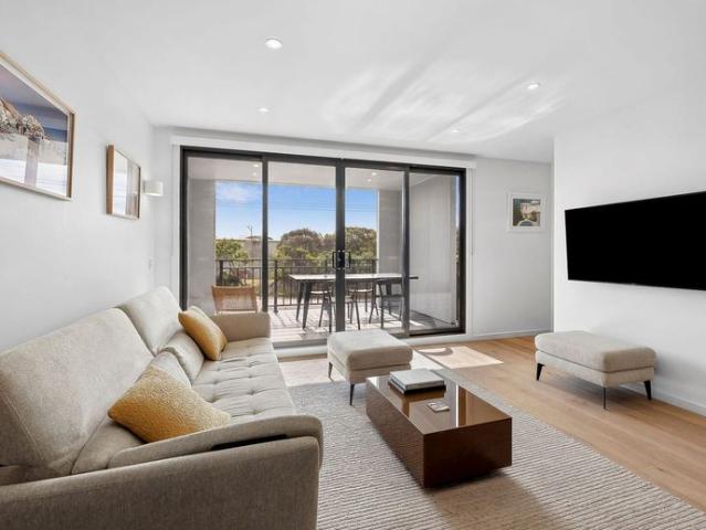Coastal Comfort & Convenience in Salt Estate