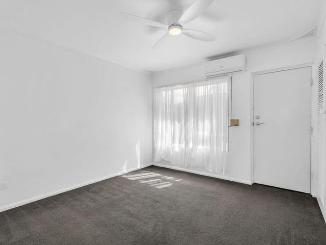 Coastal Comfort & Convenience in Semaphore Park