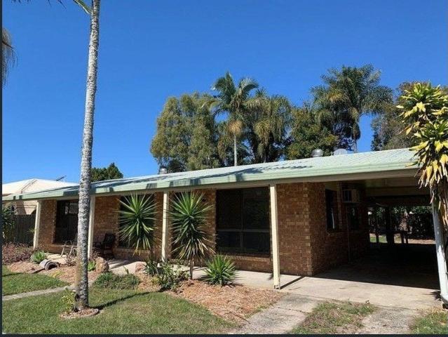 Coastal Comfort Awaits Charming 3 Bedroom Home in Beautiful Beachmere