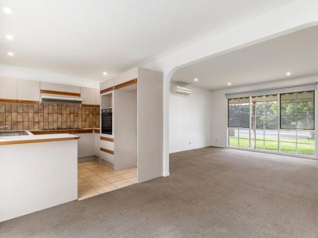 COASTAL COMFORT IN A PRIME HASTINGS LOCATION