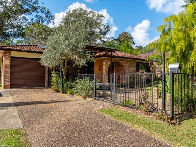 Coastal Comfort in a Sought After Narrawallee Setting