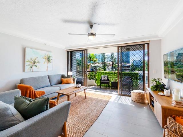 Coastal Comfort in Surfers Century