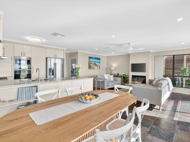 Coastal Comfort in the Heart of Encounter Bay