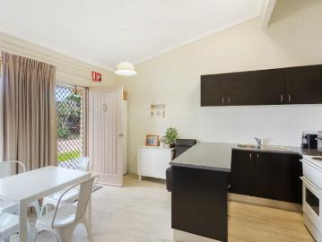 Coastal Comfort Just Metres from the Lake