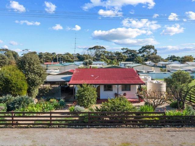 Coastal Comfort on a Generous Allotment