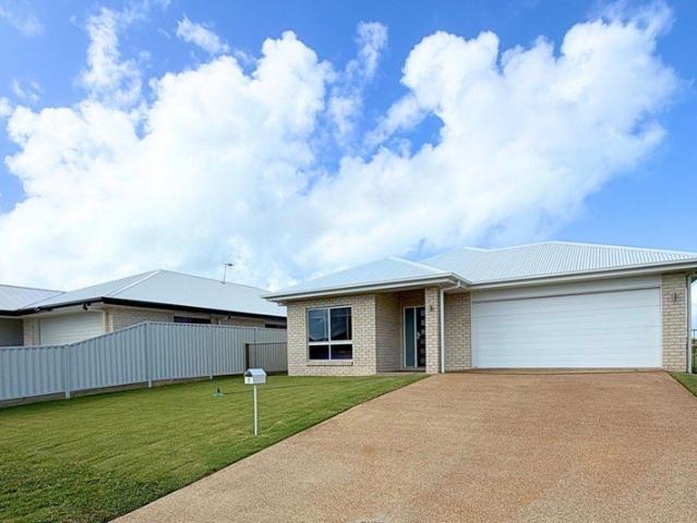 COASTAL COMFORT & MODERN LIVING A BEAUTIFUL 4 BEDROOM HOME IN CORAL COVE