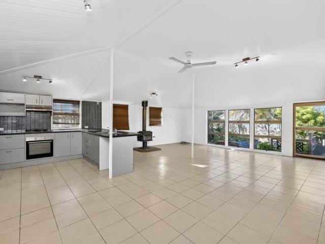 Coastal Comfort Meets Family Living Spacious 4 Bedroom home in Keppel Sands